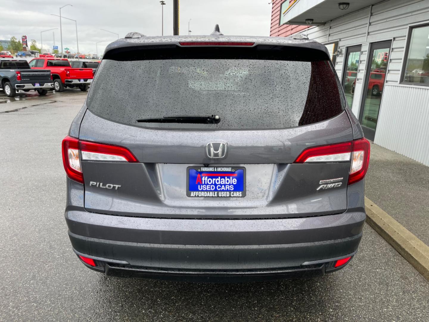 2022 BLACK HONDA PILOT SE (5FNYF6H20NB) with an 3.5L engine, Automatic transmission, located at 1960 Industrial Drive, Wasilla, 99654, (907) 274-2277, 61.573475, -149.400146 - Photo#2